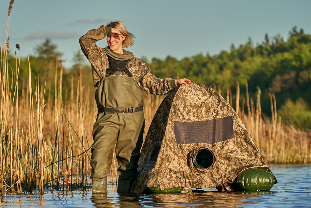 DIY floating hide
